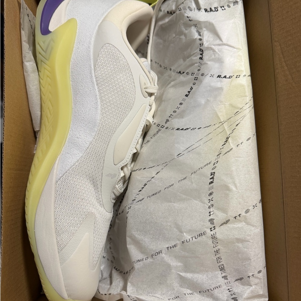 RAD One V2 lime men’s 13 BNIB